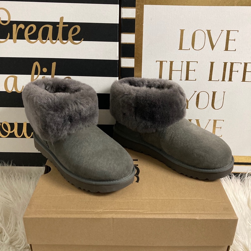 New Women’s UGG